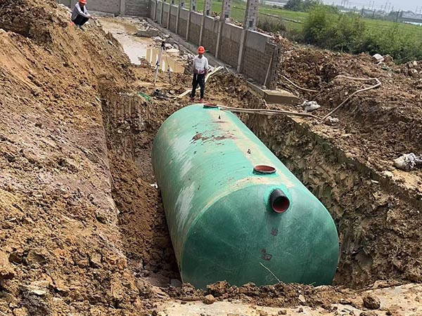 新型環(huán)保玻璃鋼化糞池